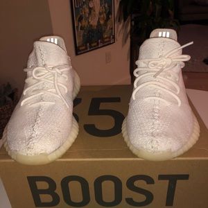 Yeezy Boost 350 V2 - Triple White